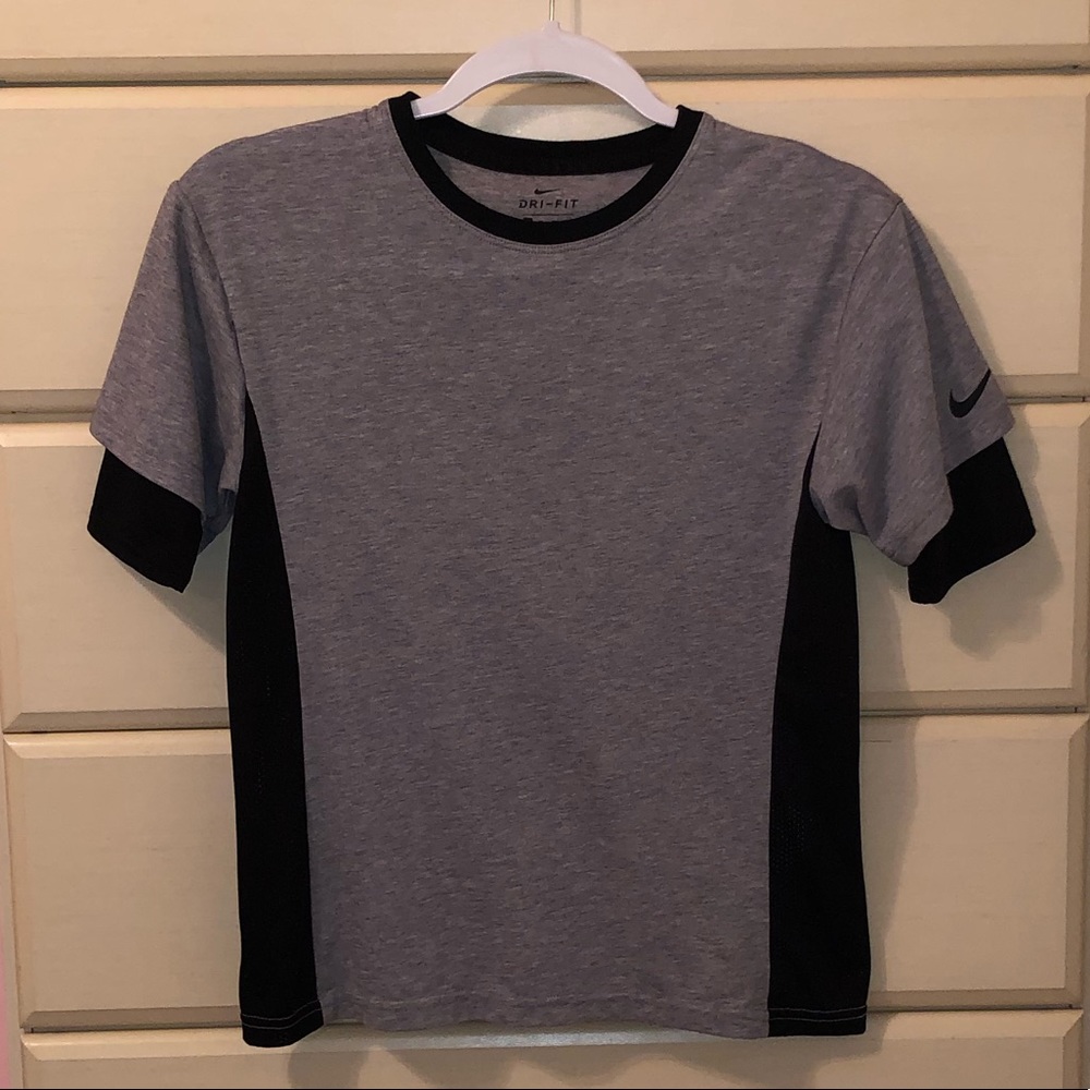 Nike short-sleeve top